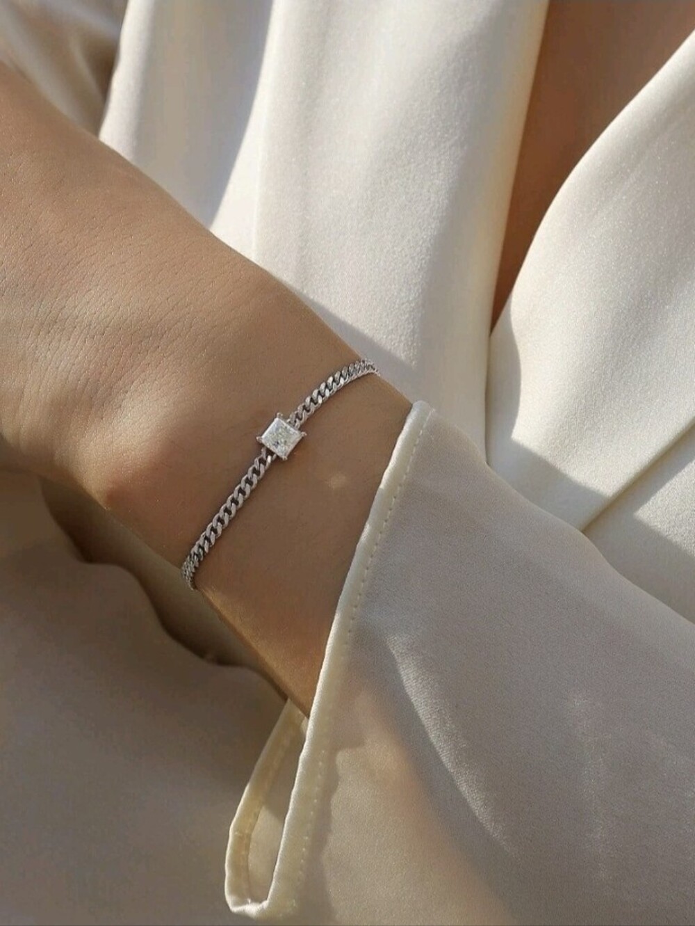GRA Certified VVS1 Clarity D color Excellent Graded 1 carat Bracelet